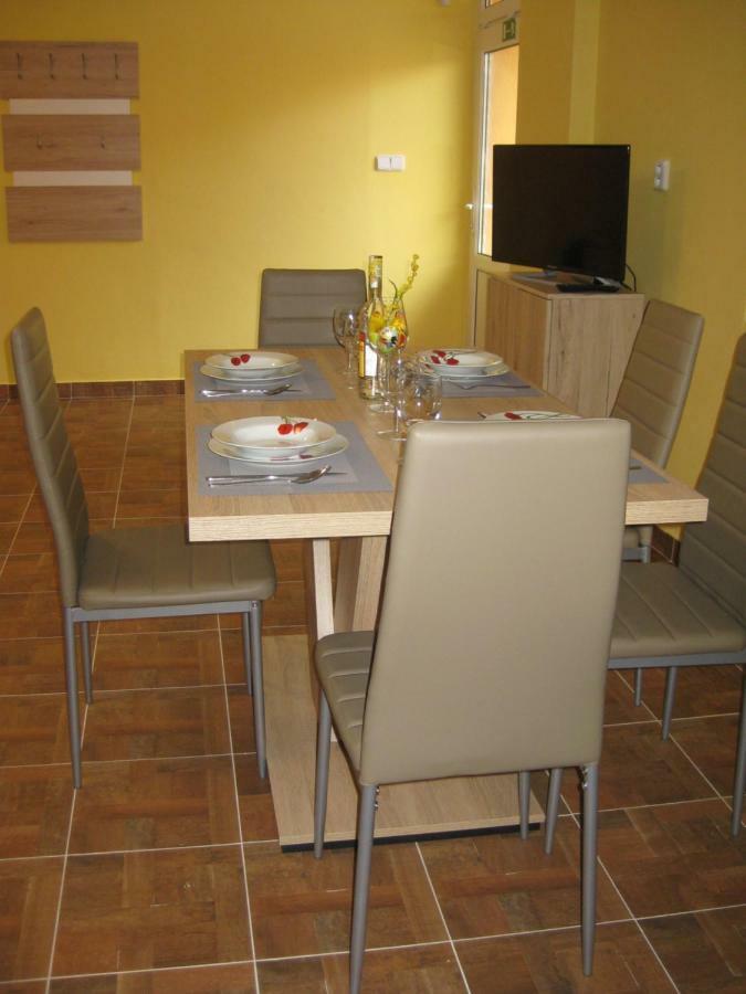 Apartmany Vcelka Hranice u Novych Hradu Exterior photo
